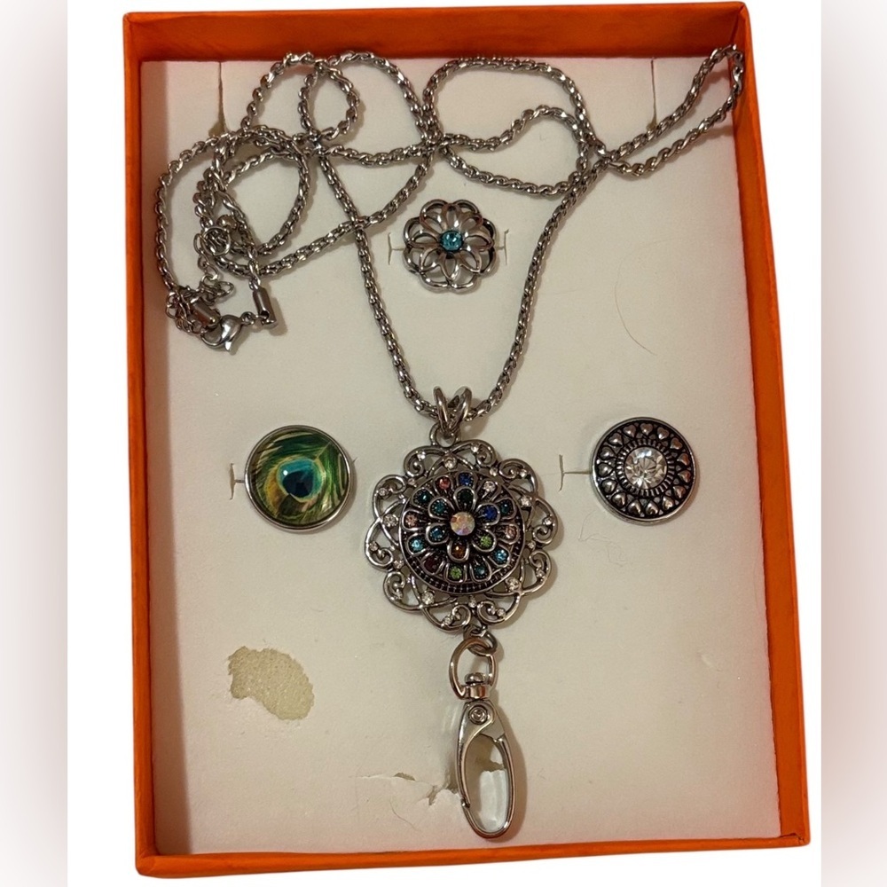 Silver Lanyard Necklace with 4 Interchangeable Centers - Picture 2 of 4